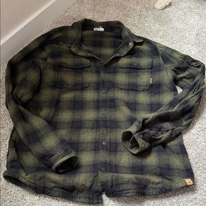Tentree Men's Plaid Flannel Shirt in Olive green and Black XL